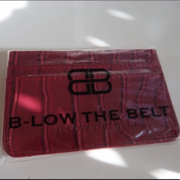 NWOT B-Low The Belt Croc Card Case - Picture 2 of 2